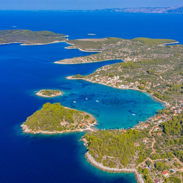 https://wavetravel.hr/wp-content/uploads/2022/03/islands.jpg