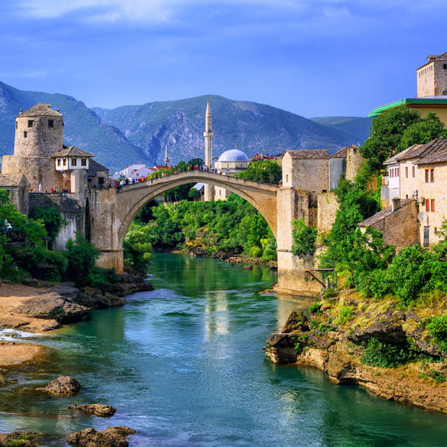 https://wavetravel.hr/wp-content/uploads/2022/03/mostar.jpg